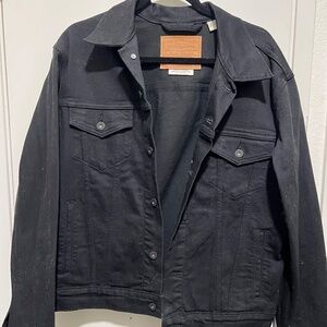 NWOT Levi's Black Denim Jacket⋆♱✮♱⋆
